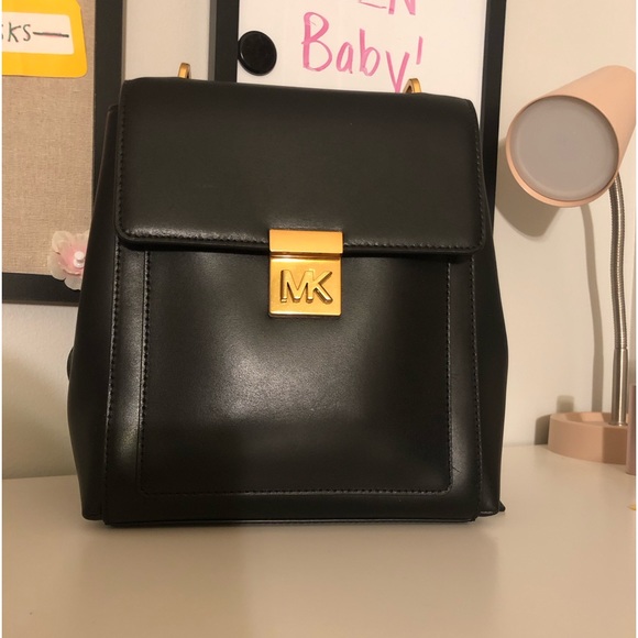Michael Kors Handbags - MK MINI BACKPACK 🥰 🌸